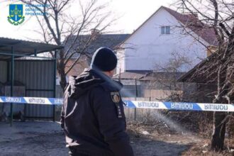 Суд виніс вирок дев’ятикласнику з міста Дунаївці: вбив жінку пательнею, качалкою і ногами
