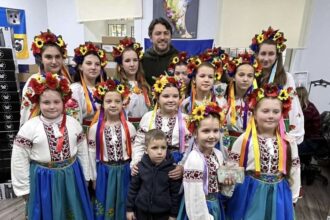 Наспівали для ЗСУ: дитячий ансамбль «Джерельце» з Броварського району передав Притулі майже 40 тисяч гривень