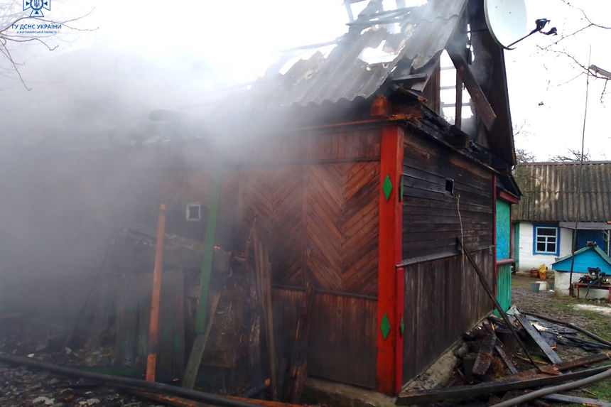 Господарка оселі загинула на пожежі у Коростенському районі
