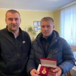Захисник із Добровольчого формування Овруцької ТГ отримав Почесну відзнаку
