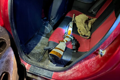 У водійки Peugeot з Коростишева вилучили з автівки рушницю