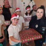 Поліція відвідала дітей Фастівщини та Броварщини, які залишилися без батьківської опіки та подарували їм свято