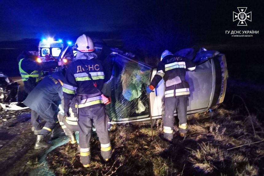 На Білоцерківщині рятувальники деблокували пасажира з понівеченої автівки