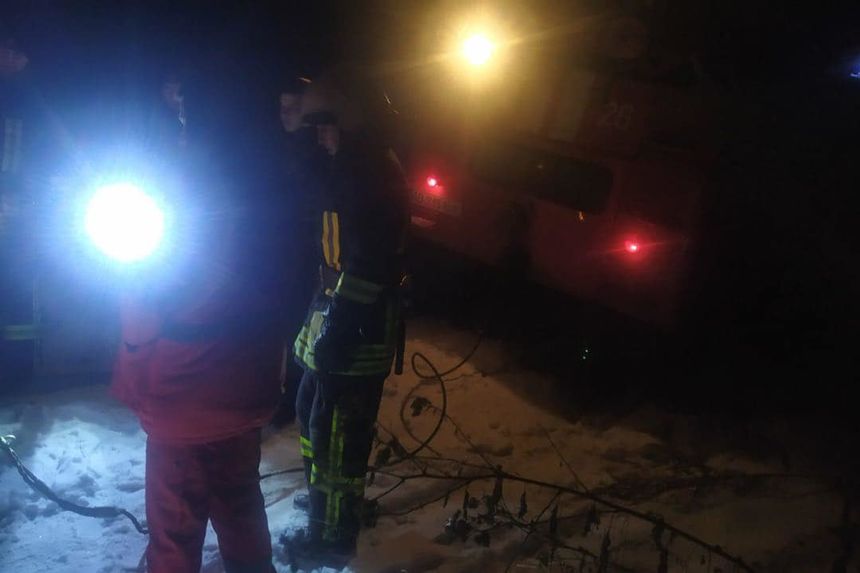 Авто екстреної медичної допомоги застрягло у Погребищі по дорозі на виклик