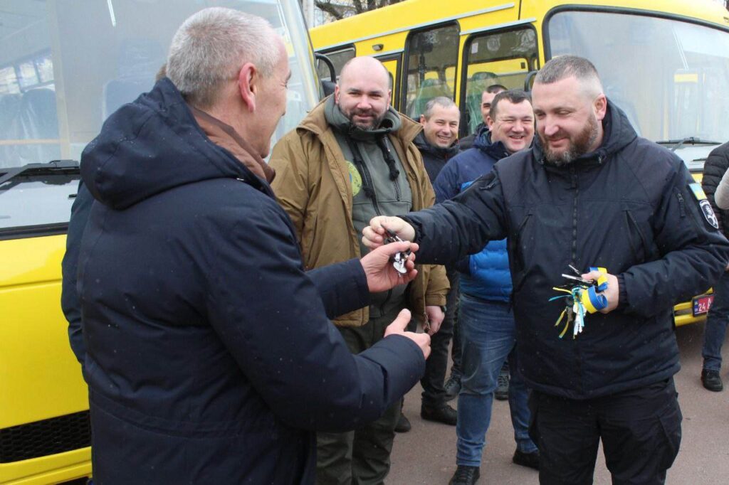 Вісім громад Хмельниччини отримали нові автобуси – ПЕРЕЛІК