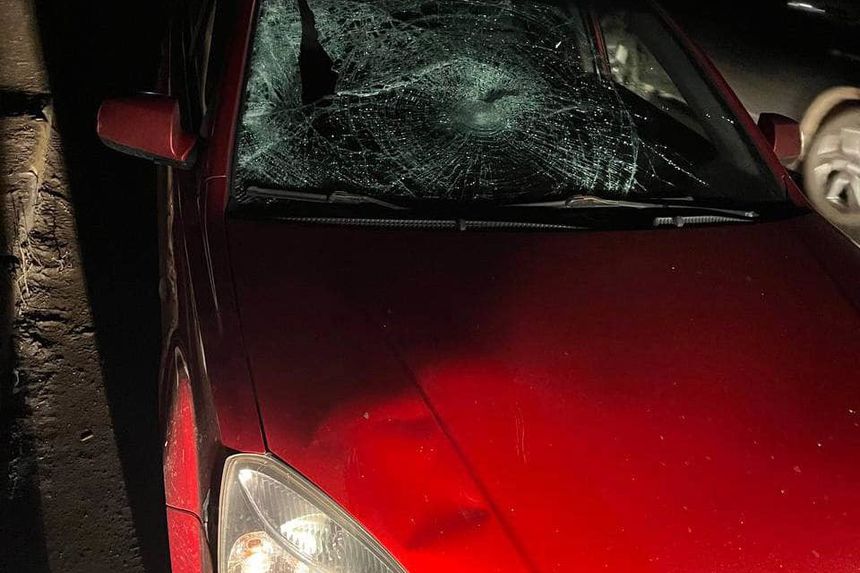 У Бучі сталась аварія, автомобіль «KIA» збив пішохода: потерпілий у комі