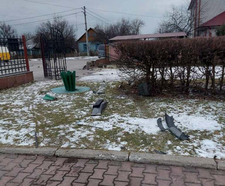 Автотроща у Звягелі: не розминулися два п’яних керманича – постраждало кладовище