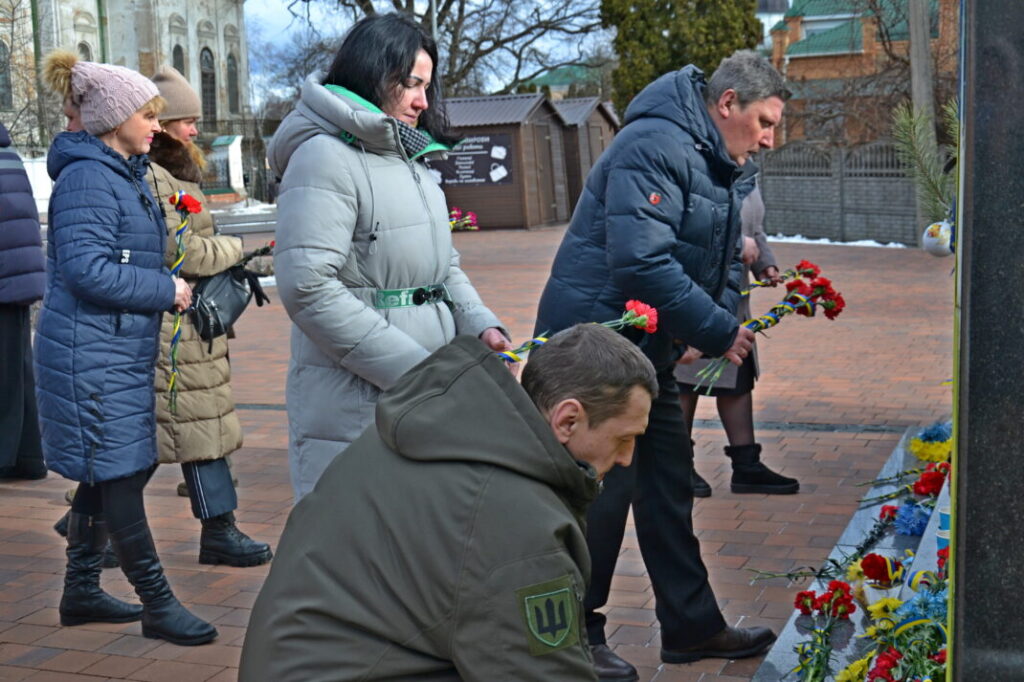 Дев’ята річниця розстрілу Майдану: ніжинці вшанували пам’ять Героїв Небесної Сотні