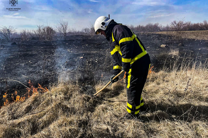Недопалок у Звенигородці спричинив масштабну пожежу