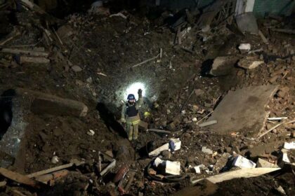 Окупанти скинули авіабомбу на Білопілля - є постраждалі, пошкоджено газопровід
