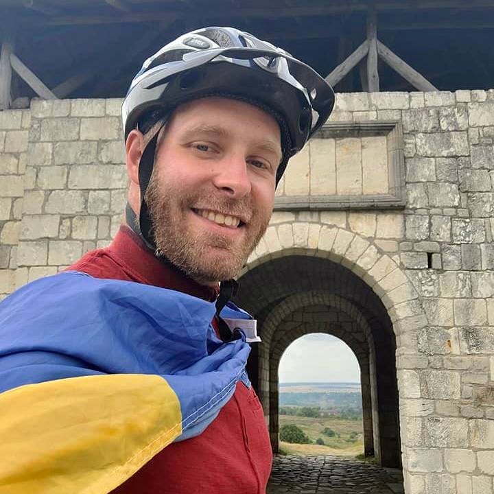 З Люксембургу до Бучі на велосипеді: журналіст Мішель Мертен здійснив надзвичайну подорож