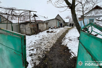 24 удари ножем: двоє мешканців Старокостянтинівщини підозрюються у вбивстві з особливою жорстокістю