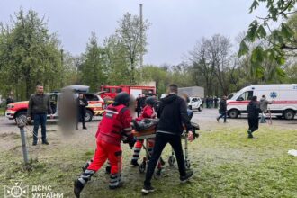 Ворог вдарив ракетами по центру Чернігова: є загиблі та багато поранених 
